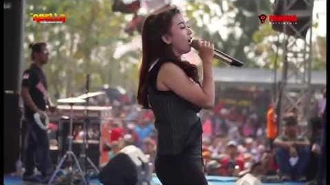 BU LURAH CANTIK (angel emitasari) GOYANG 2JARI - adella live sambogunung
