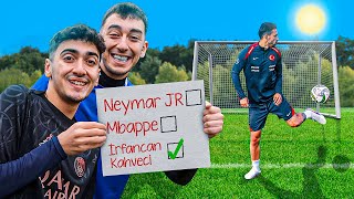 Futbolcularin İmza Hareketleri̇ni̇ Denedi̇k W