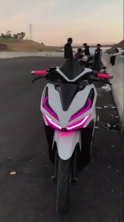 story vario putih