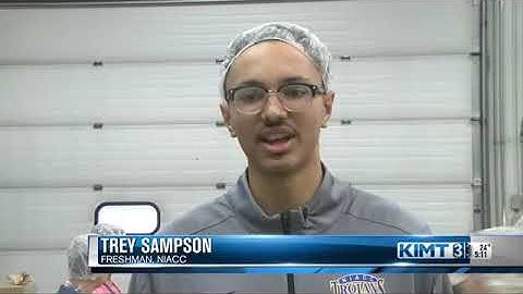 NIACC packages 40,000 meals