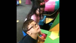 Chuck E's Ball Blast