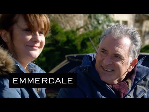 Emmerdale - Bob Tells Wendy He Likes Her