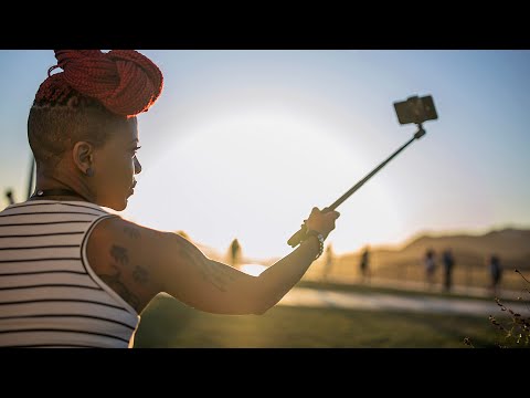 iKlip Grip - The multifunctional smartphone video stand with Bluetooth shutter iKlip Grip - The multifunctional smartphone video stand with Bluetooth shutter