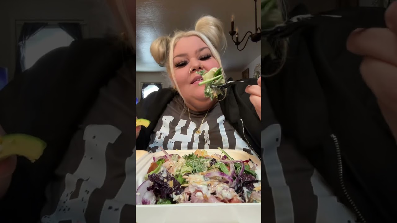 Whats up Everybody💙 #foryoupage #FYP #Mukbang #EatingShow #GetTheFirstBite #Viral #EatWithCillaPie #