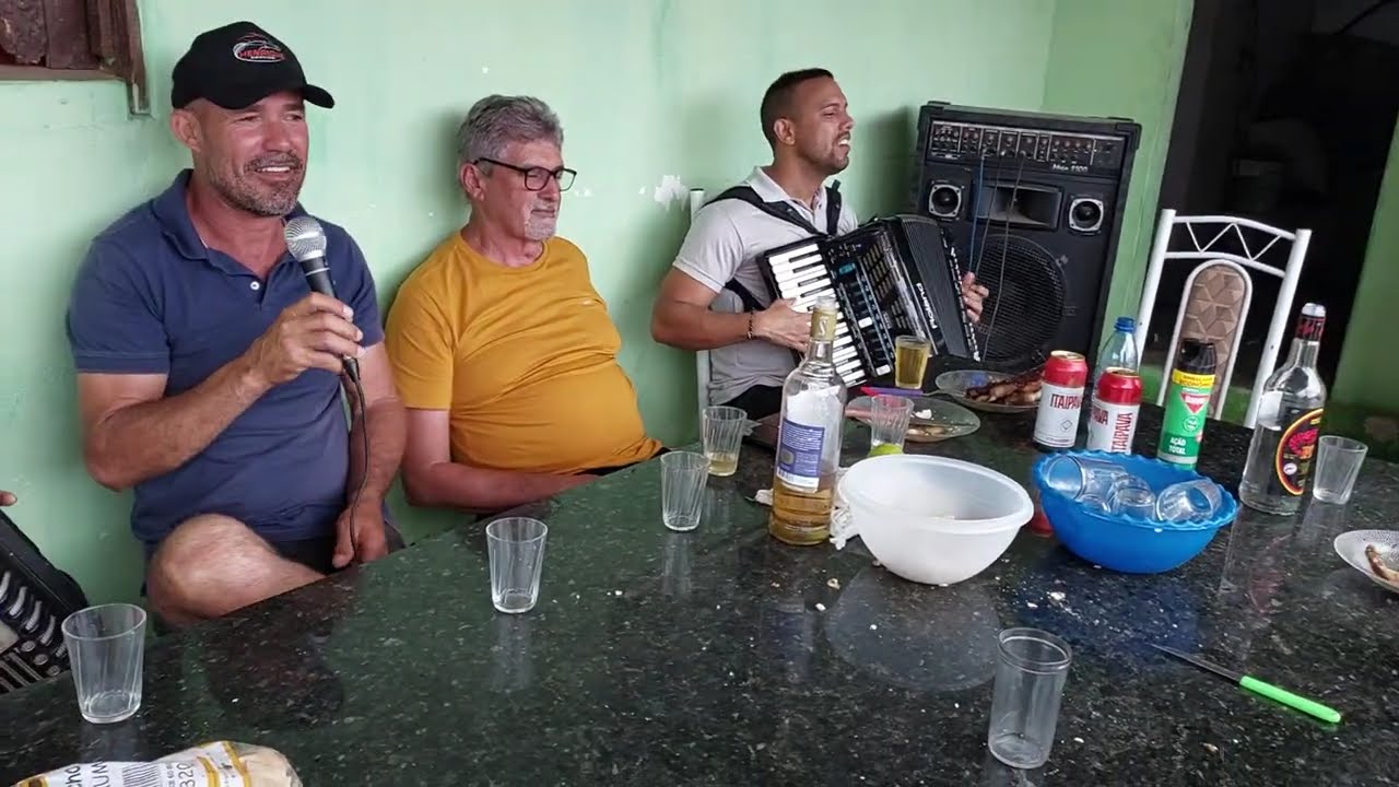 DIEGO SOFONEIRO NO FORRÓ PE DE SERRA .