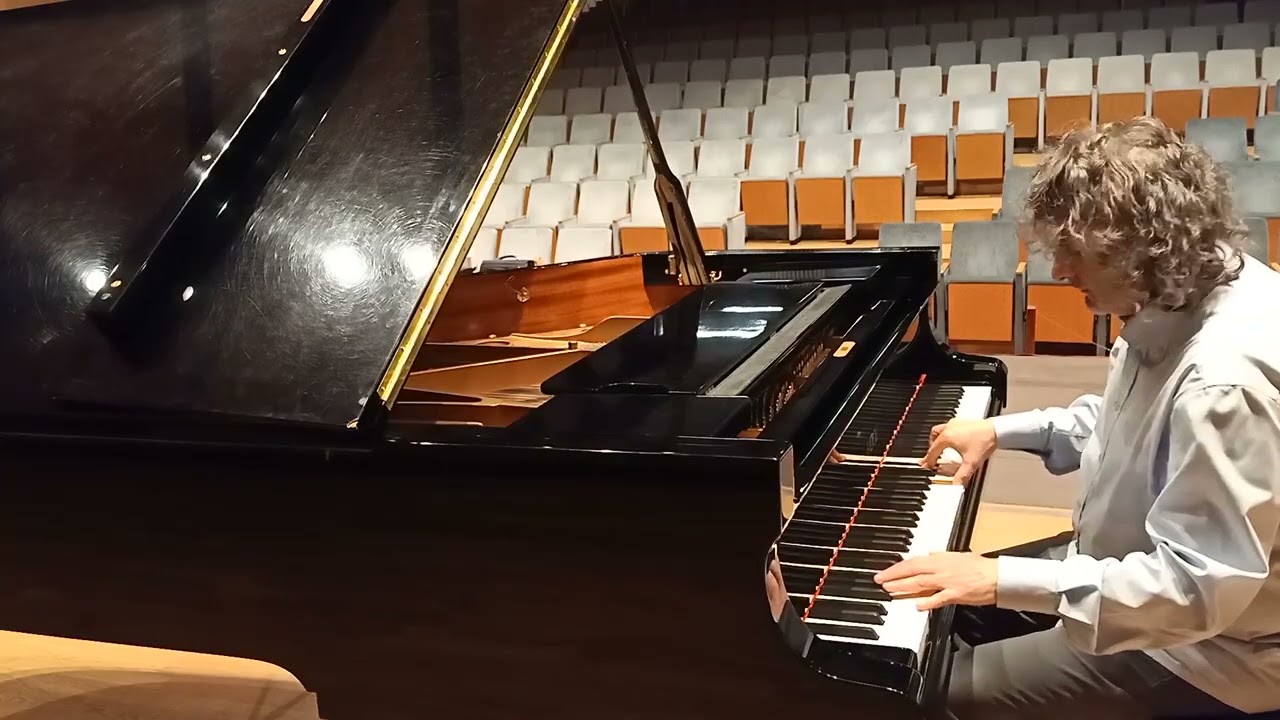 Guarda Cuma - Francesco Marino, piano su YouTube Guarda Cuma - Francesco Marino, piano su YouTube