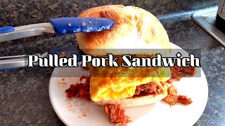 SMOKED PULLED PORK SANDWICH / 豬肉絲與雞蛋三明治