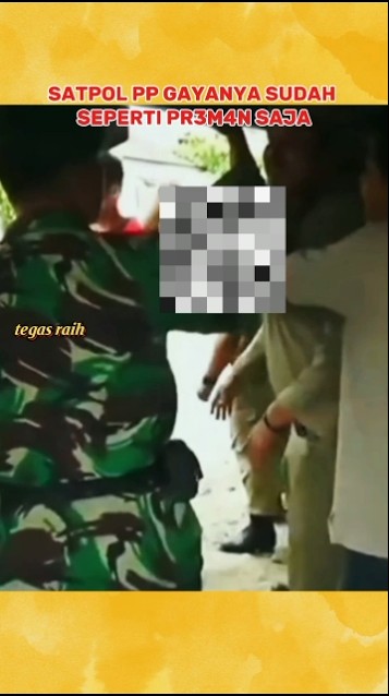 viral, TNI ini tidak terima satpol PP usir pedagang dengan kasar #vidwoshorts #tni #fpy #konten