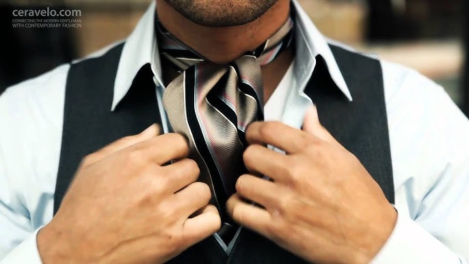 How to Wear an Ascot: 4 Tips for Styling Ascots - 2023 - MasterClass