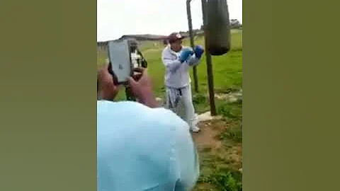 At 81 Years of Age, Watch Alaafin of Oyo, Oba Lamidi Adeyemi III, Box Like Mike Tyson