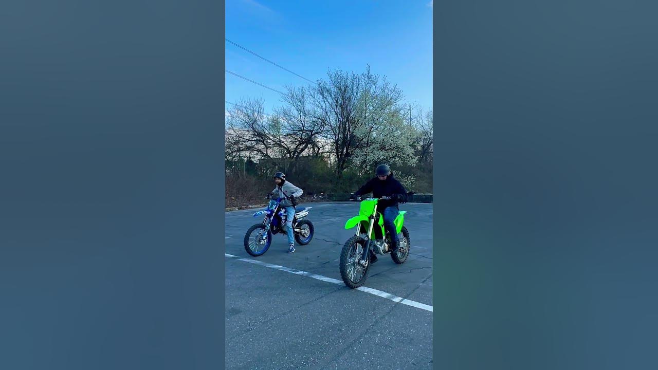 Yamaha YZ 125 Wheelie