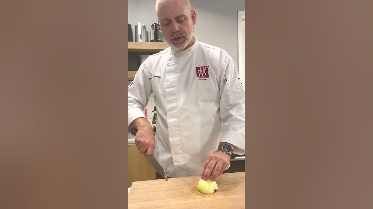 How to cut an onion like a pro 🔪 YouTube