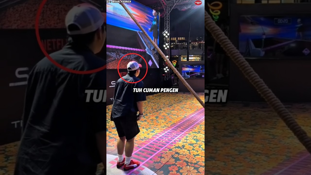 Cowok itu Bikin Semua Orang Bingung saat Main Lompat Tali