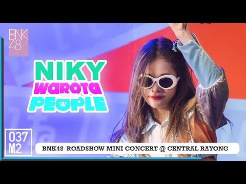 220205 BNK48 Niky - Warota People @ BNK48 ดีอะ Roadshow Mini Concert, Central Rayong [Fancam 4K 60p]