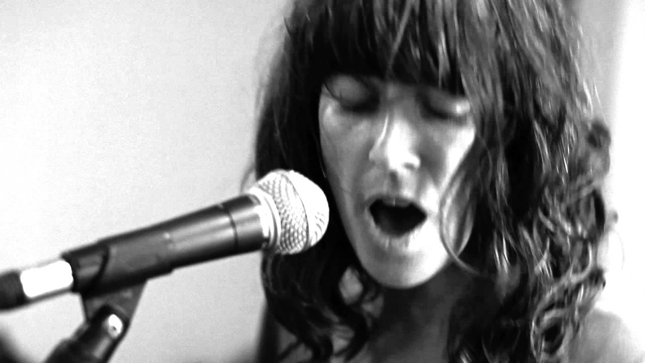Julie Doiron & The Wrong Guys- Heartbeats (live)