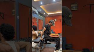 Bench Dip at gym 😎 #gym #shortvideo