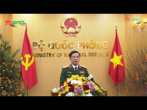 Video Bộ trưởng Phan Văn Giang chúc Tết cán bộ, chiến sĩ... - youtube