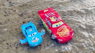 Menemukan Mainan Mobil Disney Pixar Cars, Ramone, McQueen, Doc Hudson, Chick Hick, Tow Mater