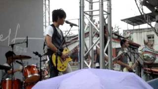 20100815東城衞擔任蔡依林簽唱會開場嘉賓-改編蔡依林的歌 熱冬Hot Winter