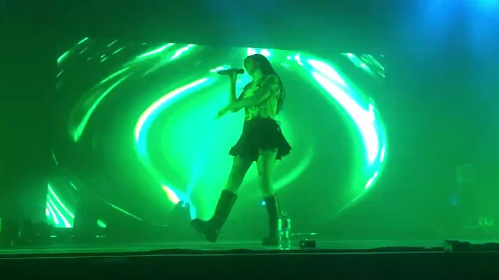 Benee - Morning Routine (Live at the Big Top, Sydney 2022)