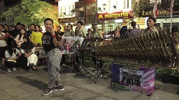NELLA KHARISMA - BISANE MUNG NYAWANG / VERSI PENGAMEN  ANGKLUNG  RAJAWALI MALIOBORO YOGYAKARTA