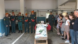 В Набережных Челнах простились с погибшим пожарный Халимом Хайруллиным В Набережных Челнах простились с погибшим пожарный Халимом Хайруллиным