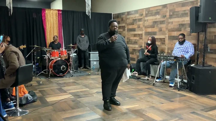 Jarell Smalls salutes 2 Legends Willis Pittman and...