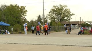 Auto strike expands as Wentzville workers continue to receive support
