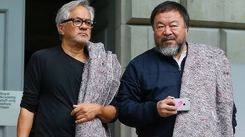 Artists Ai Weiwei and Anish Kapoor: March for refugees
