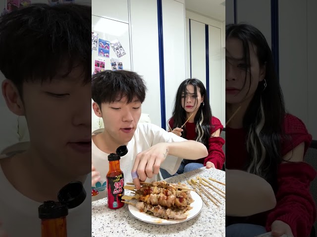 How This Siblings Eat Chicken skewers🍗 #shorts #funny #viral class=