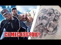 Il se fait tatouer weediful et tcqr sur le cl   