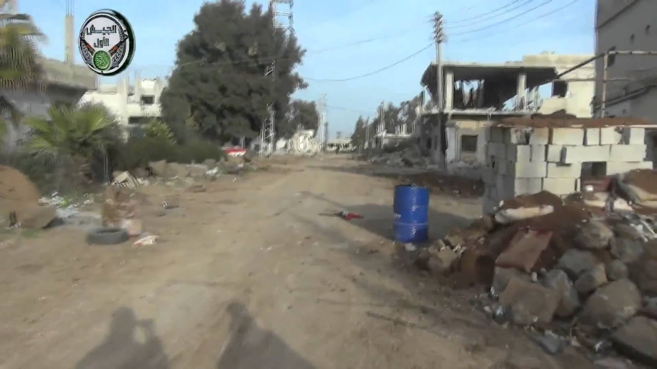 ريف درعا الشيخ مسكين جولة ميدانية في داخل اللواء 82 بعد تحريره 25 1 2015 جـ 1