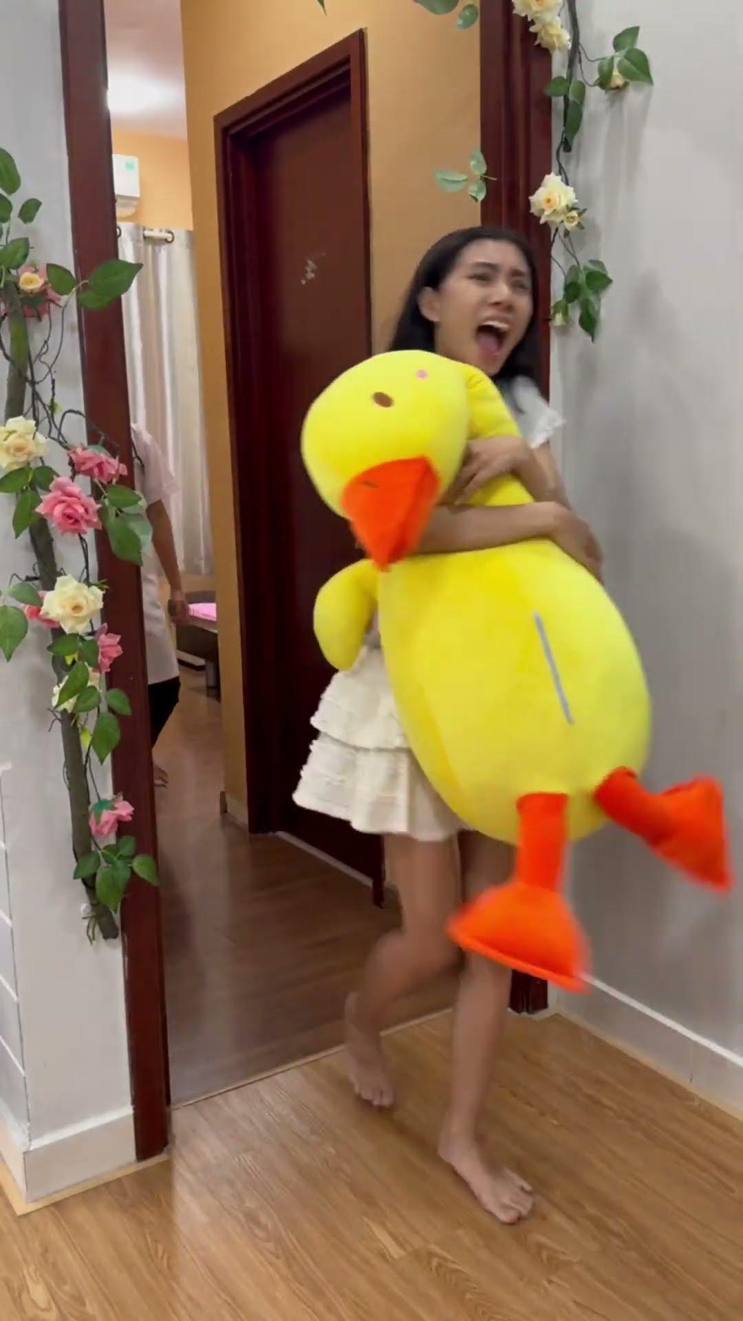 LNF - Chạy trốn khỏi bác sĩ đáng sợ ? Run from scary doctor ??‍⚕️? #shorts