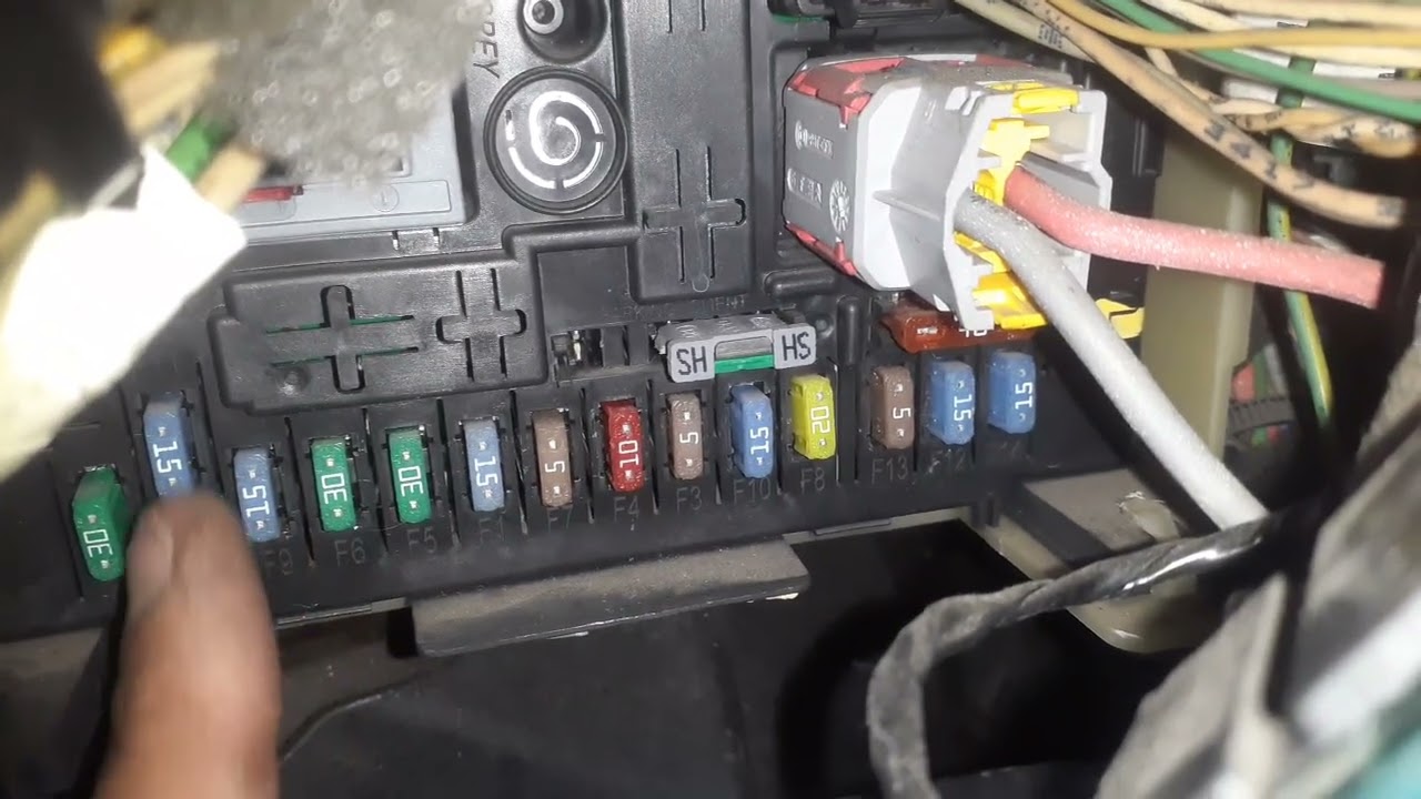 Qual o fusível do acendedor, Peugeot 307!