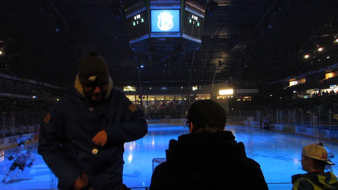 21.2.2015 Espoo Blues - JYP Sisääntulo