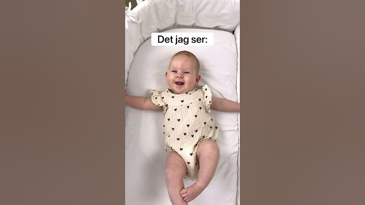 Vilken fin utsikt hon måste ha när vi ammar #humor #bebis #baby #malinedengard #haha #kul