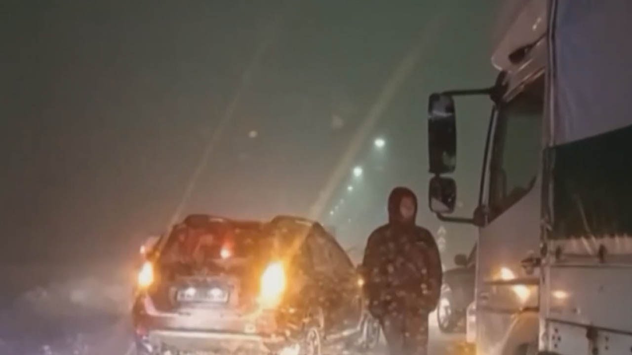 Платную трассу М-12 парализовали метели в Татарстане. Сотни машин встали в пробку