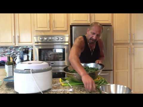 Making Organic Spicy Kale Chips The Simple And Best Way-11-08-2015