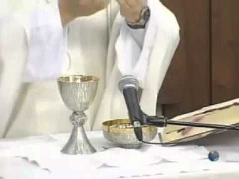 Video: ¿Cuáles son las palabras de la misa católica de consagración?