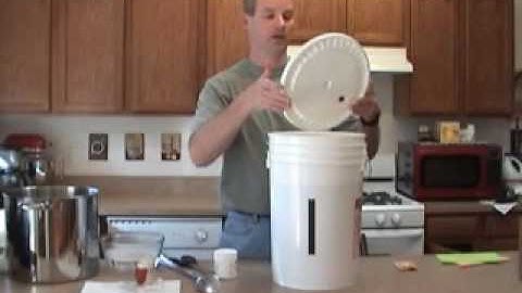 Episode 007 - Brewing an Extract Batch of Beer - Part Four