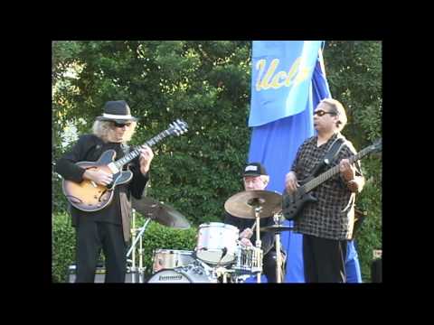 jazz-trio-guitar-bass-and-drums
