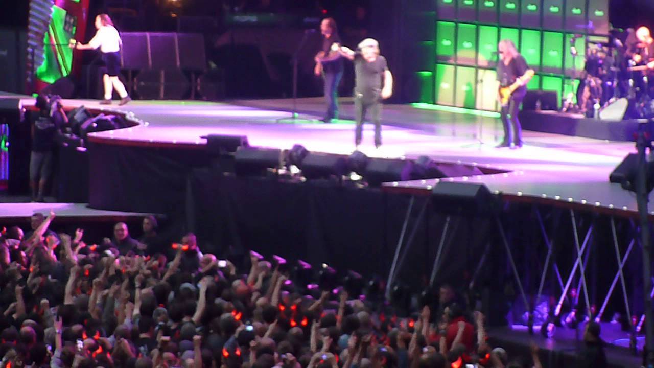 AC DC - Rock'n Roll Train - Paris 2015 - YouTube