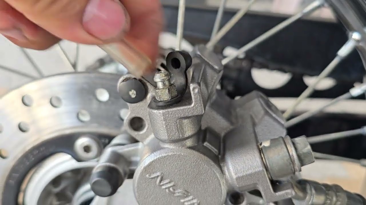 Bros160 sem freio traseiro Precisa tirar das ar do sistema combinada