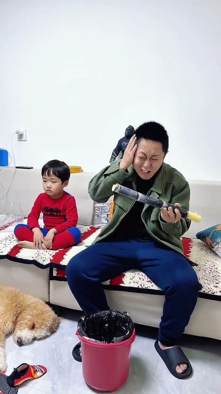 到底是谁欺负爸爸，整不会了！#Cute baby#Cute#呆萌小米宝#聪明宝宝#萌娃
