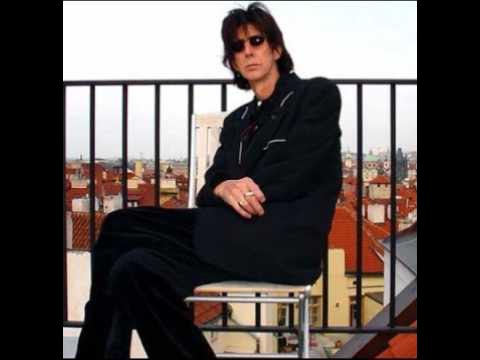 Ric Ocasek intro and performance of "Just What I Needed"