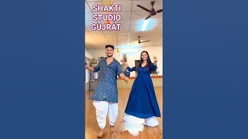 New couple garba 10 step 😍💃🕺🖤#couplegarba #garbadance #newgarba2023 #garbatutorial #gujratigarba
