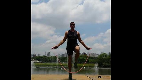 Pulando corda: 6 - ELEVAÇÃO DOS JOELHOS.