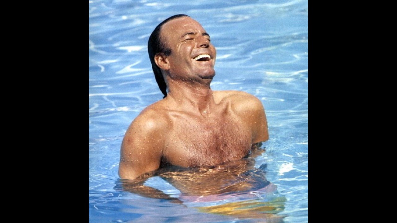 Julio Iglesias Ron Y Coca Cola (HD) YouTube