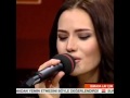 Fahriye Evcen şarkı Söylüyor 