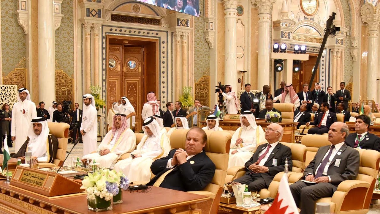Nawaz Sharif Humiliated in Trump's Saudi Summit